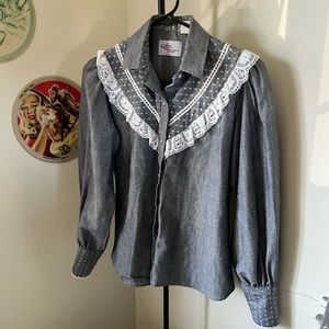 Vintage Kenny Rogers Western Button Down Shirt. Women’s size 32, 9/12